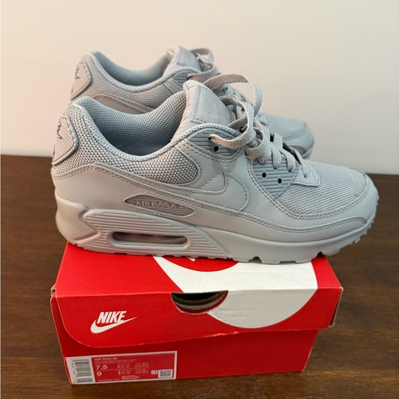 Nike Air Max 90 Gray Sneakers Men’s 7.5 - Picture 2 of 8